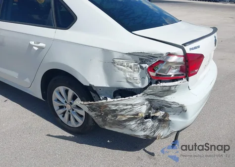 2015 Volkswagen Passat 1.8T Wolfsburg Edition from USA, damaged, VIN 1VWAT7A38FC002676